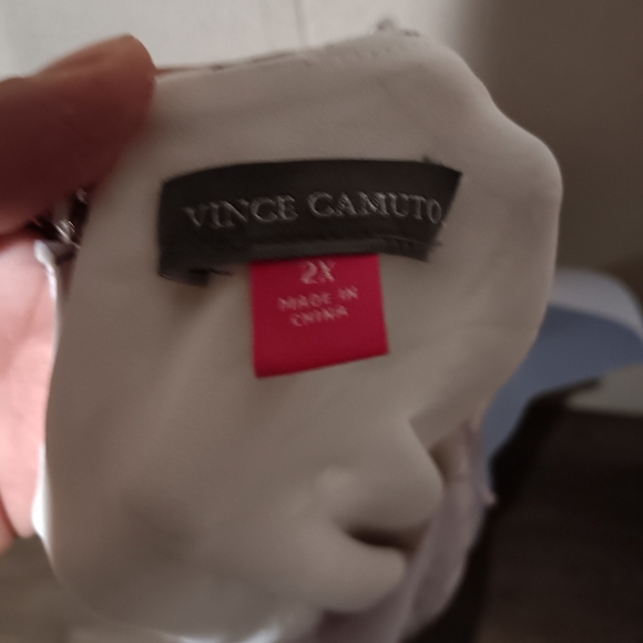 Vince Camuto Lilac Floral Ruffle Blouse Size 2X New - Picture 4 of 5